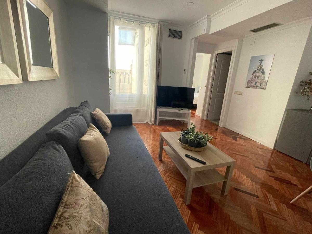 Apartamento Con Terraza Y Vistas Alcalaretiro Madrid Exterior photo